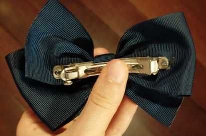 Laço azul escuro para cabelo