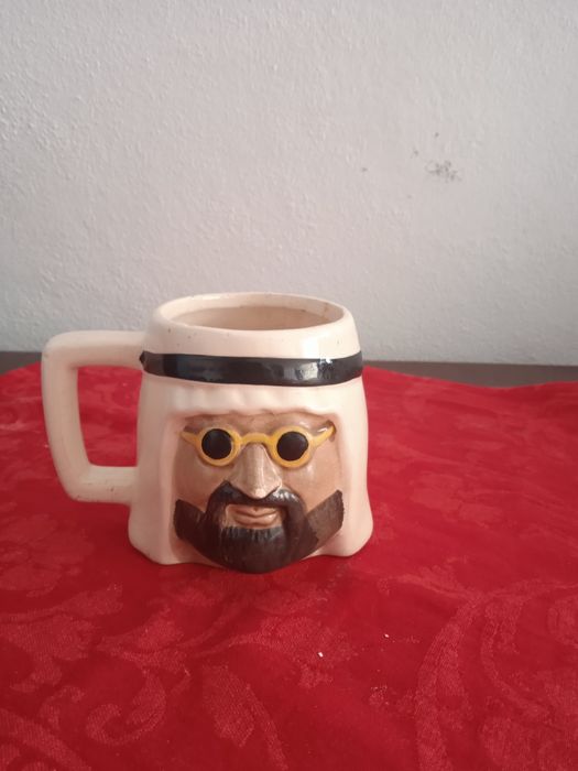 Canecas com caras engraçadas