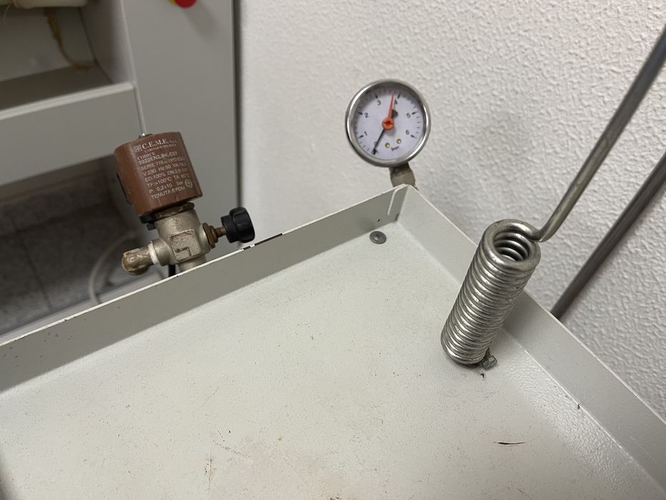 Maquina de passar a ferro industrial