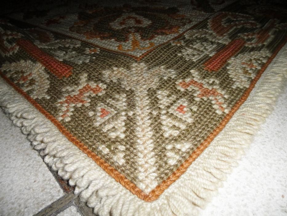 Carpete Arraiolos 288cm x 185cm