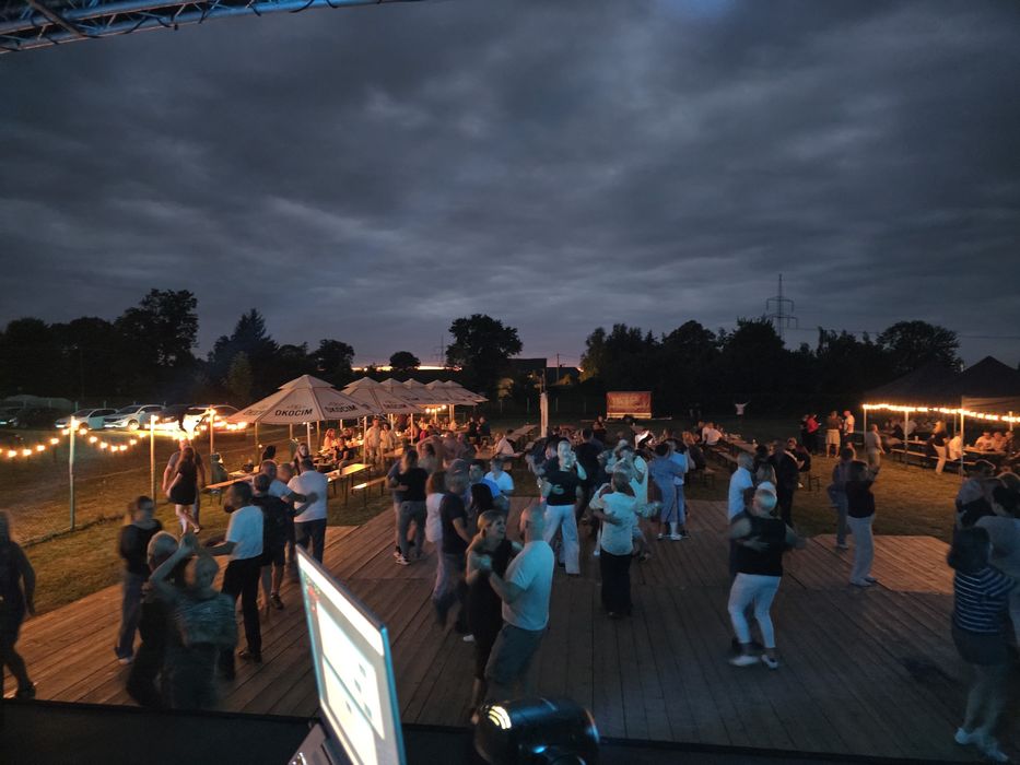 Szukasz dj na imprezę  18 wesela przyjęcia Urodzinowe sylwestra