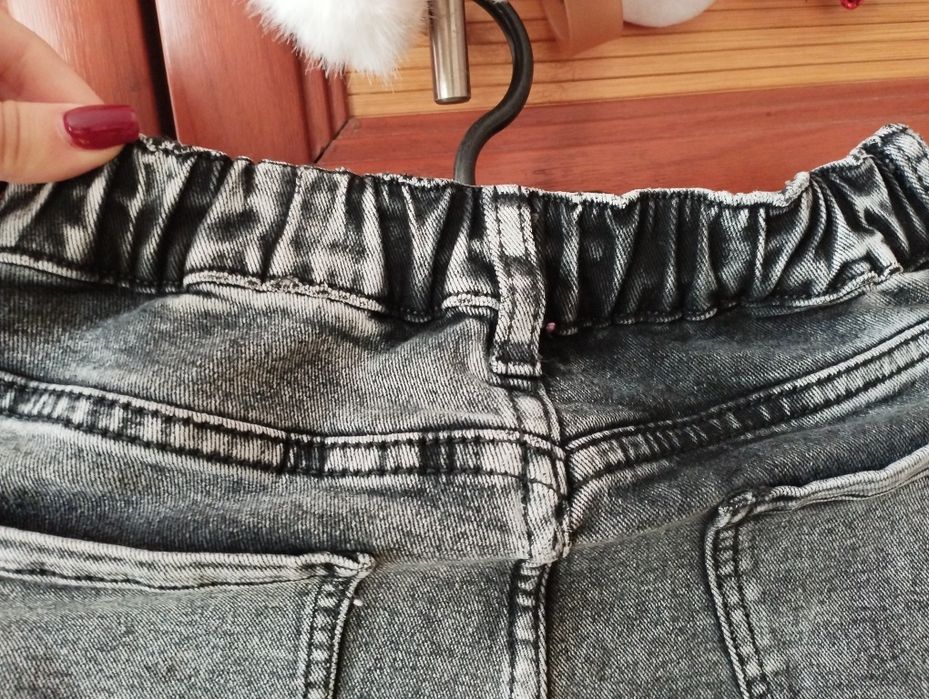 Продам джинси на дівчинку