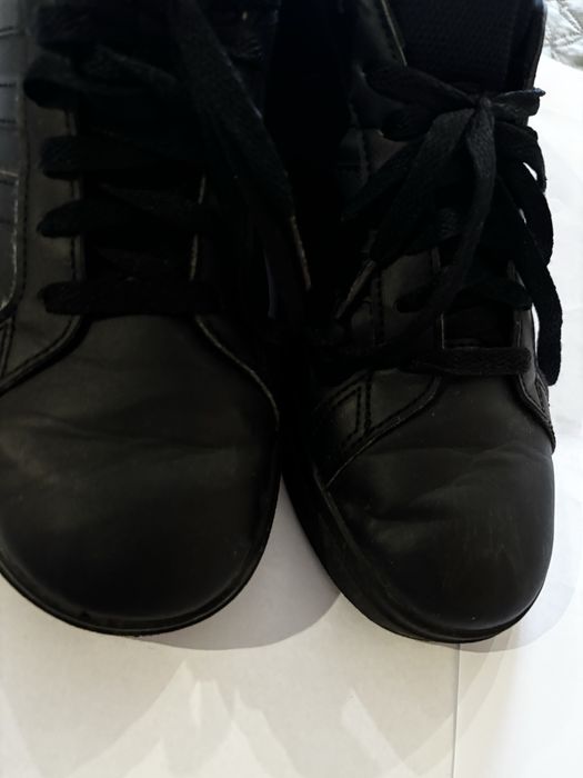 Продам кросівки adidas