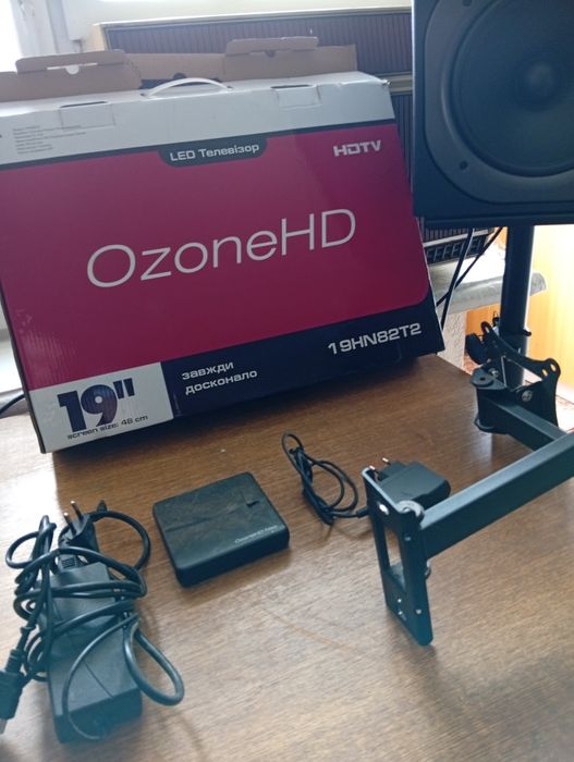 Продам телевізор OzoneHD 19'(Комплект)