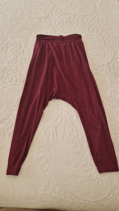 Calças bordeaux Pull & Bear tamanho M