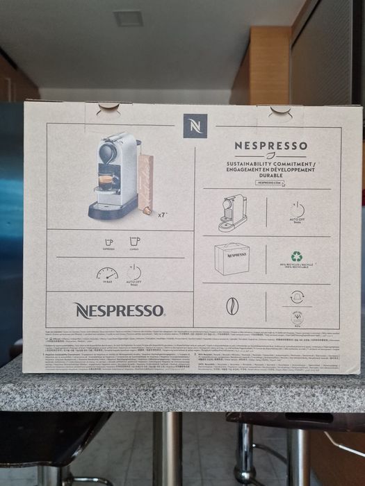 Nespresso Citz cherry red nova a estrear