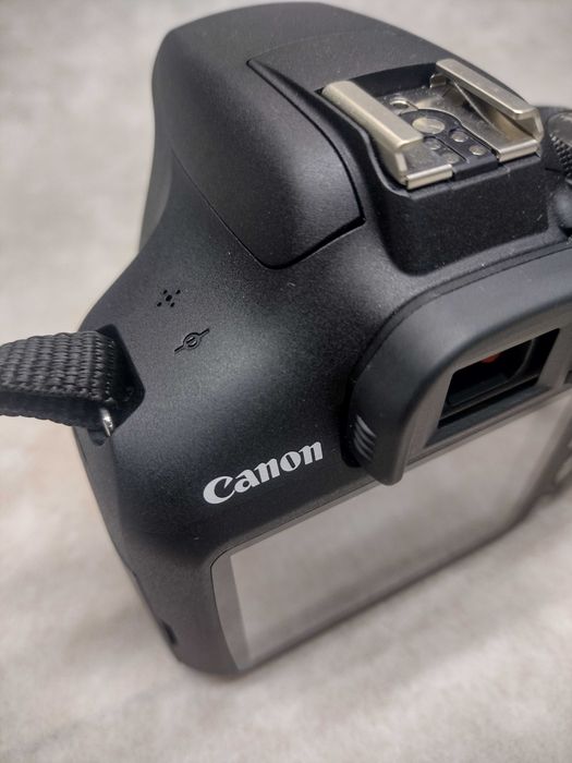 Canon EOS 2000D como nova em caixa original