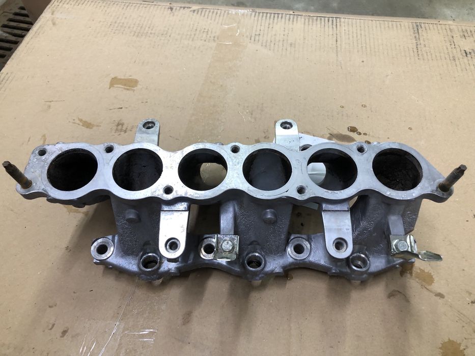 Продам часть впускного коллектора 6B31 3.0 1540A191