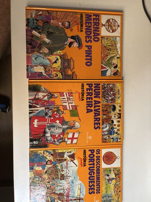 3 livros de história portuguesa infantil.