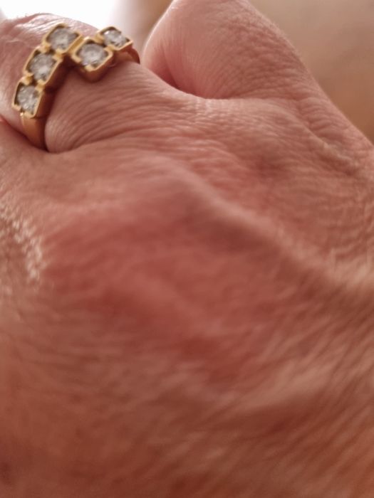 Anel de diamantes com talhe de brilhante