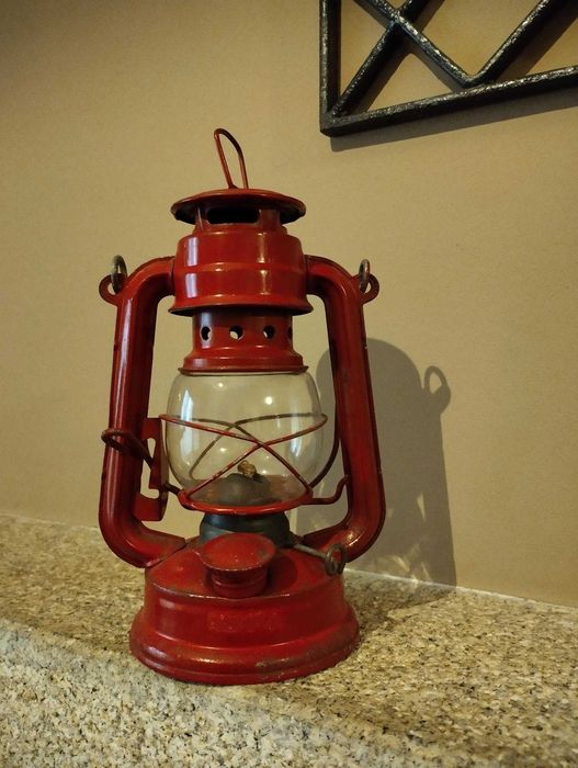 Pequena lanterna antiga