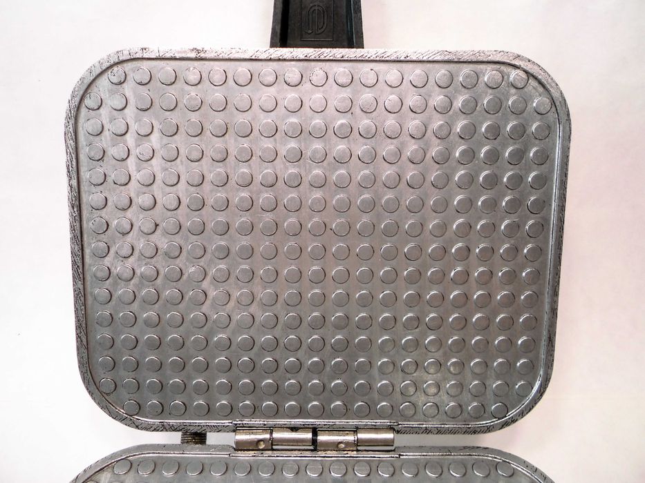 Электровафельница Ласунка ЕВ-1220