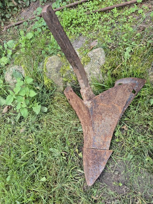 Narzędzia rolnicze ogrodowe pług radło