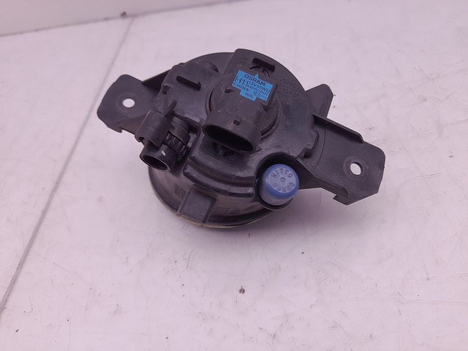 Farol nevoeiro frente direito NISSAN Juke (F15)