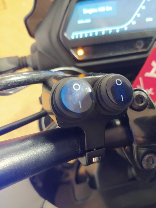 Мото кнопка на руль с влагозащитой и подсветкой VGEBY Dual Black 12В