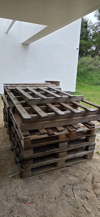 Materiały budowlane po budowie – płyty OSB, drewno, palety