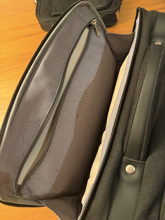Mala Samsonite tiracolo para viagem curta