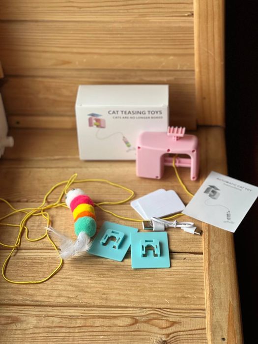 Іграшка для котів на присосці Cat Teasing Toy з USB зарядкою