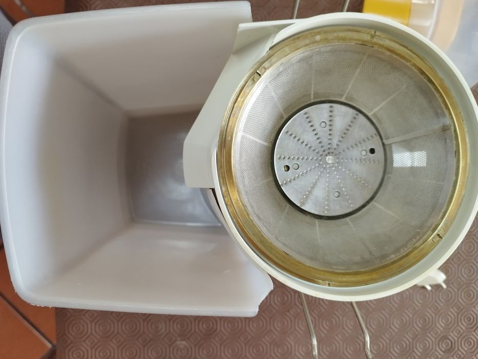 Centrifugador / Máquina sumos de frutas AEG (absolutamente como Nova)