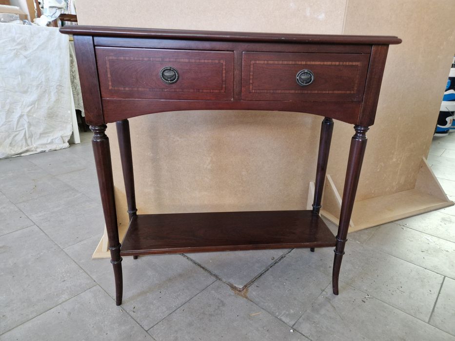 Consola antiga restaurada