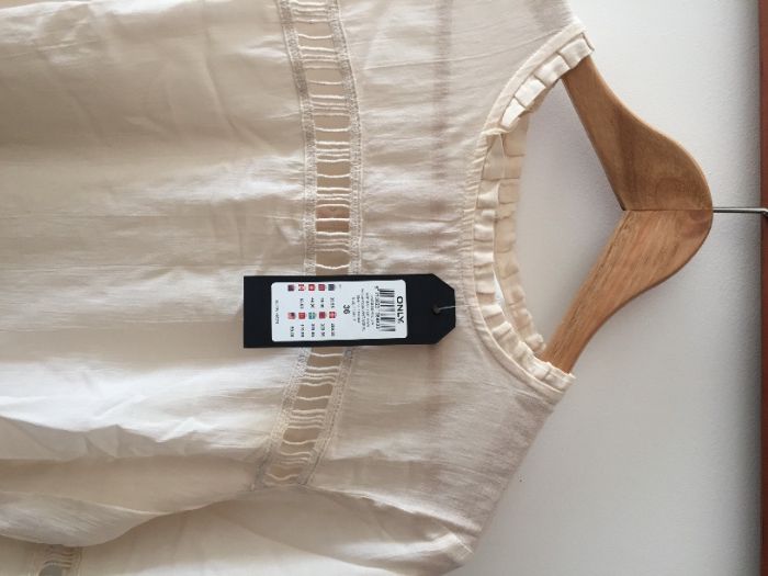 Blusa Only Creme