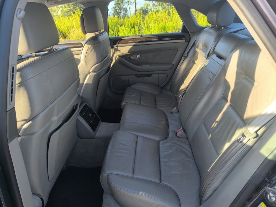 Audi A8 V6 3.0 QUATTRO
