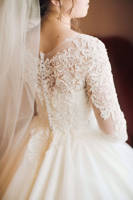 Весільна сукня