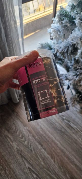 Árvore (Pinheiro) de Natal com enfeites