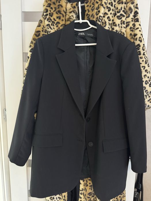 Жакет zara. Розмір L , новий. Одягався один раз на зьомку