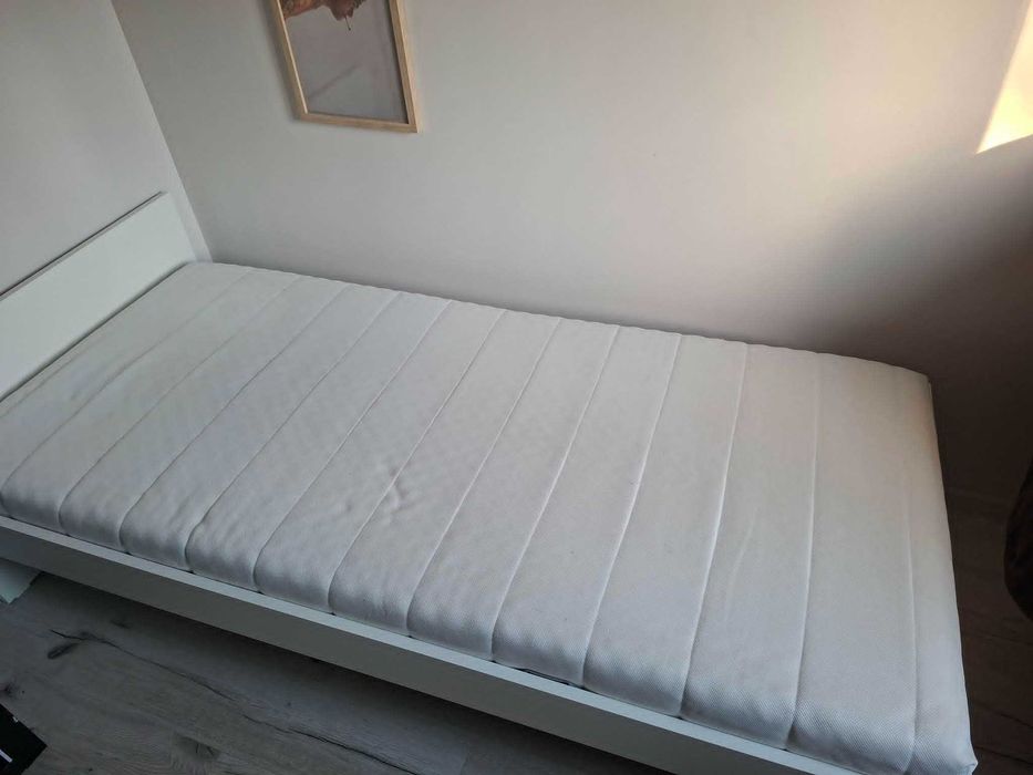 Łóżko 90x200 lekko używane