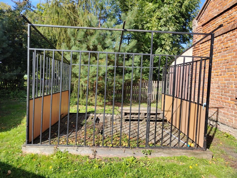 Sprzedam kojec  dla psòw