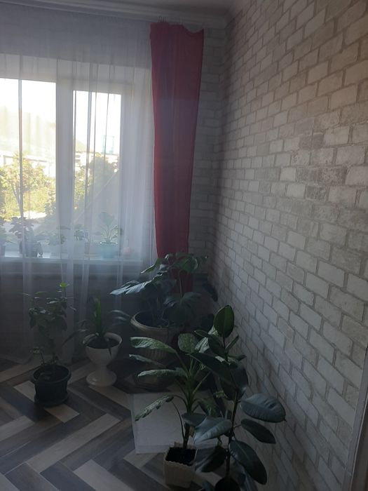 Для беженцев.Комната в большом доме,все удобства в доме есть.