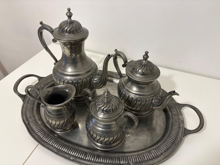 Serviço de chá em estanho