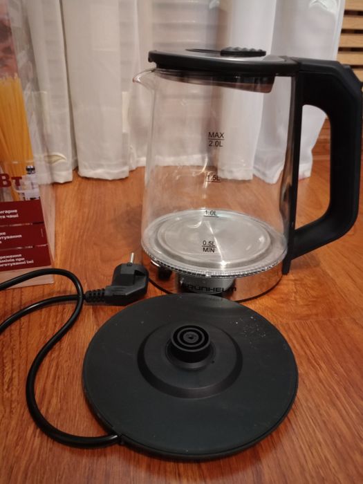 Электрочайник GRUNHELM EKG2313  на 2 л.