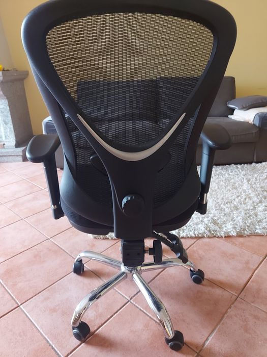 Cadeira escritorio ergonomica Staples