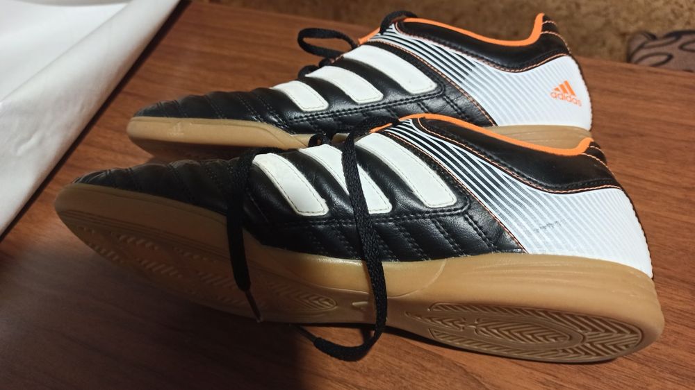 Halówki Adidas  43,1/3