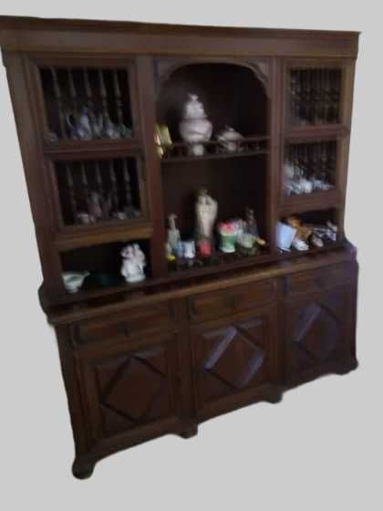 Vendo Móvel de Sala em Madeira Maciça – Estilo Clássico