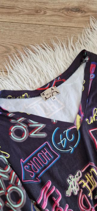 Body neon z kolorowymi napisami w  rozm. S