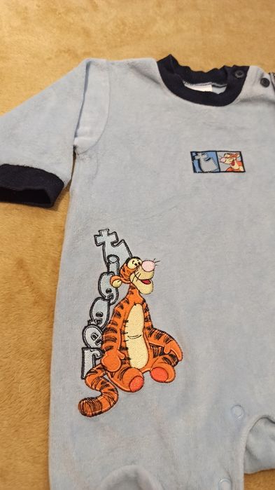 Pajac Pajacyk piżamka Disney Tygrys Tigger Tygryskiem welurowy 56