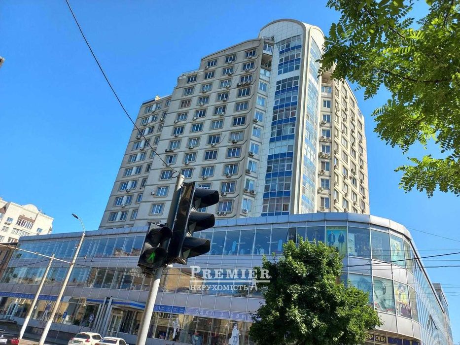 Сучасна квартира вільного планування з панорамними  вікнами в новому будинку на Малой Арнаутськой