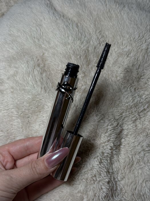 Nowa nieużywana czarna maskara Lash Latex YSL