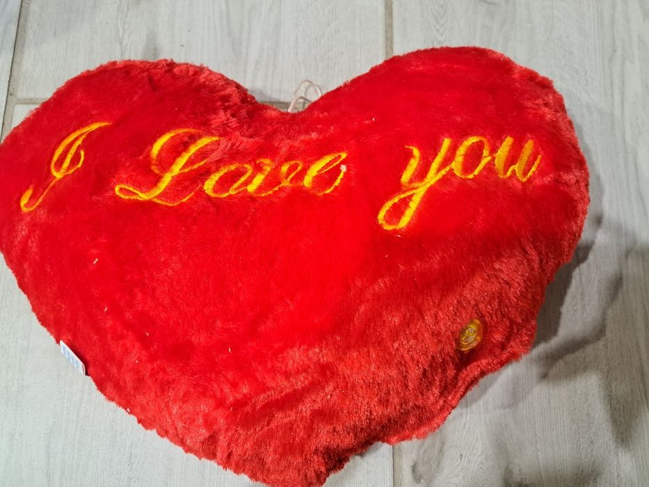 Poduszka walentynkowa serce LED