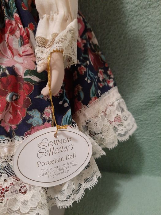 Порцелянова лялька