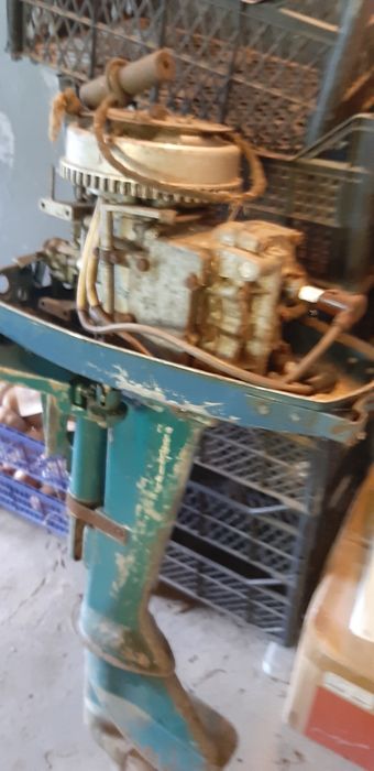 продам лодку пластик.