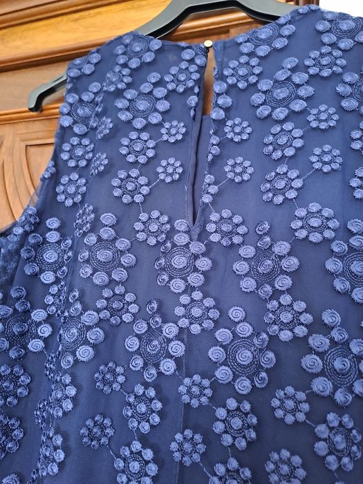 Vestido em renda azul
