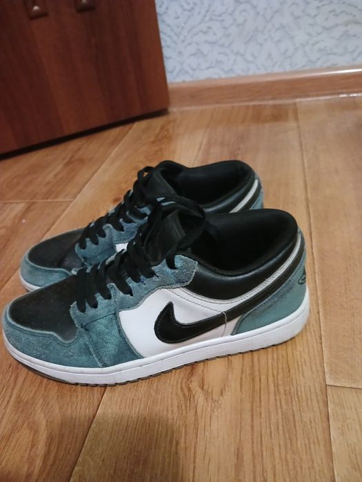 Кроссовки найк джордан в хорошем состояние