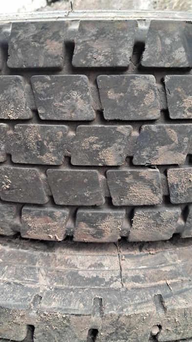 Шини вантажнi 225.75.17.5 Aeolus