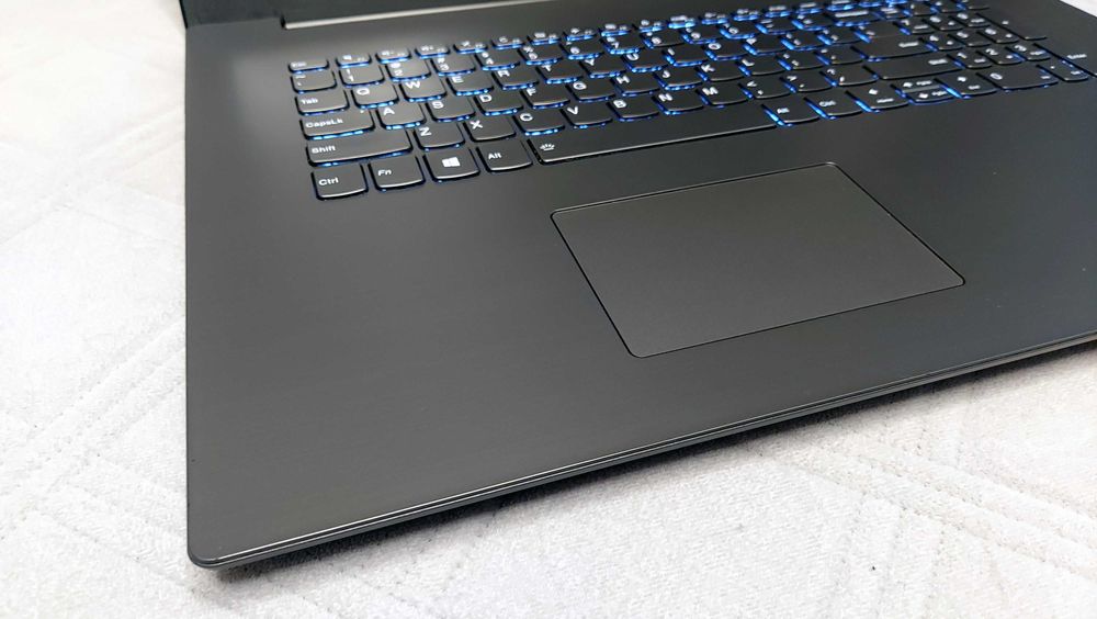 Lenovo Gaming 17cali IPS - 20GB 750GB GTX