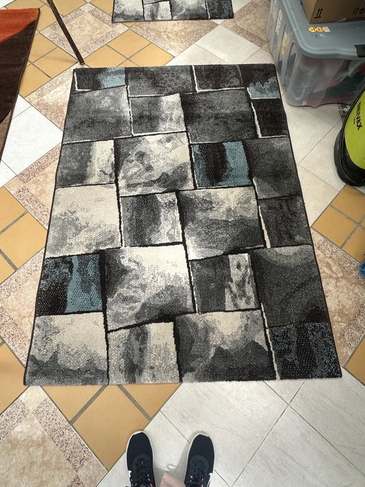 Tapetes de sala quadrados escuros (conjunto de 2, um maior e um mais pequeno)