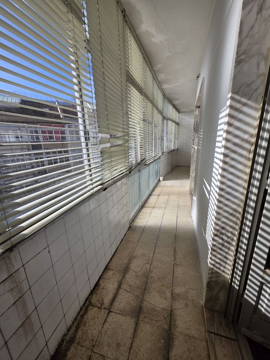 Apartamento T2 Duplex no Cacem com Áreas Amplas na Rua de Angola, Cac